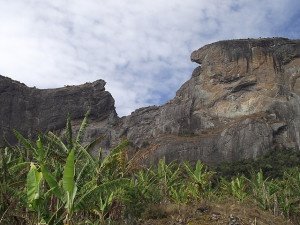 Pedra do Baú, Serra, São Paulo - Foto retirada do site da Prefeitura de São Bento do Sapucaí