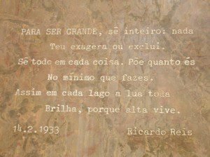 Fernando Pessoa, Lisboa, Portugal - Nathalia Molina @ComoViaja (2)