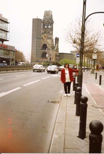 Muro de Berlim, Queda, Viagem 1992 - Foto Nathalia Molina @ComoViaja