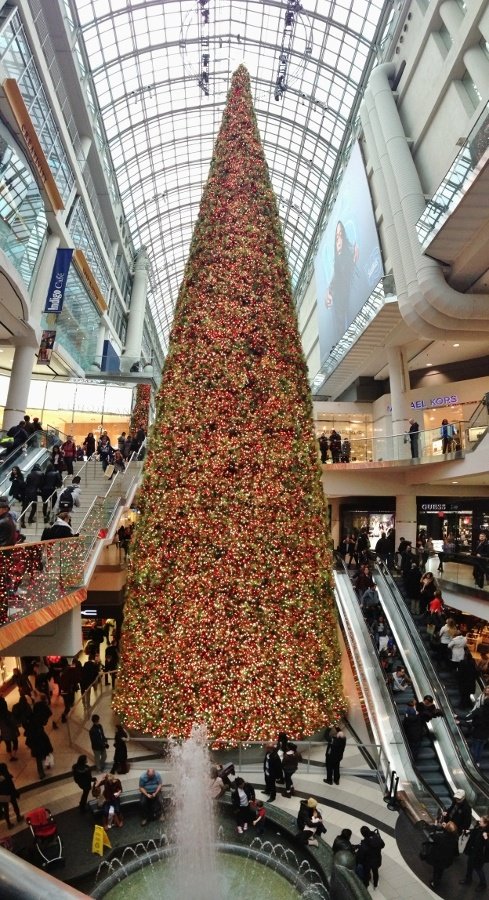 maior-arvore-de-natal-do-canada-eaton-centre-shopping-de-toronto-foto-nathalia-molina-comoviaja