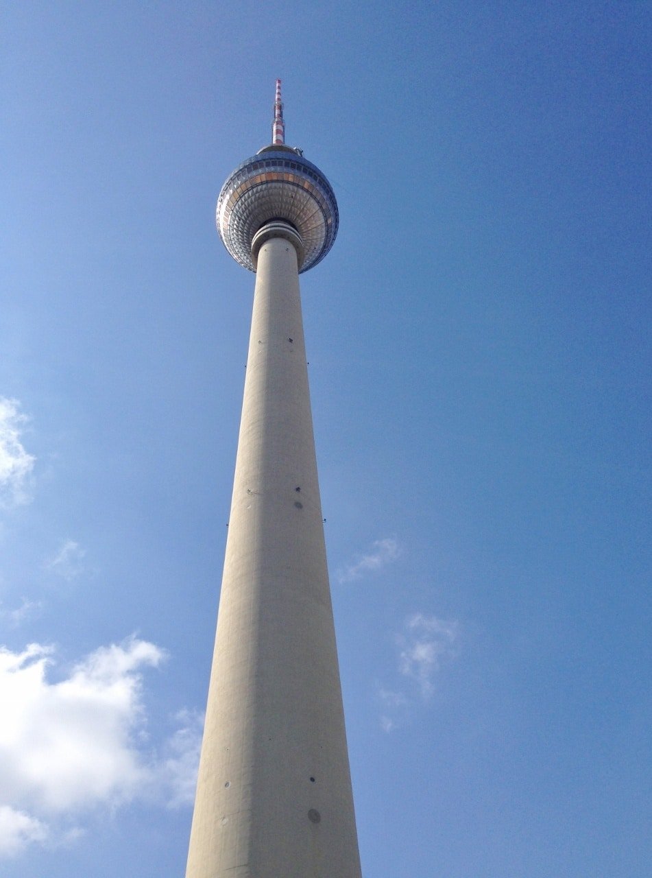 Torre de TV, Berlim, Alexanderplatz, Alemanha -Foto Nathalia Molina @ComoViaja (951x1280)