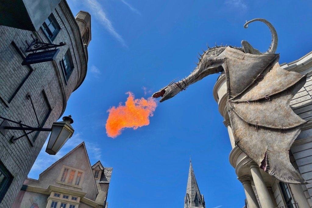Dragão com fogo em Harry Potter na Universal Orlando