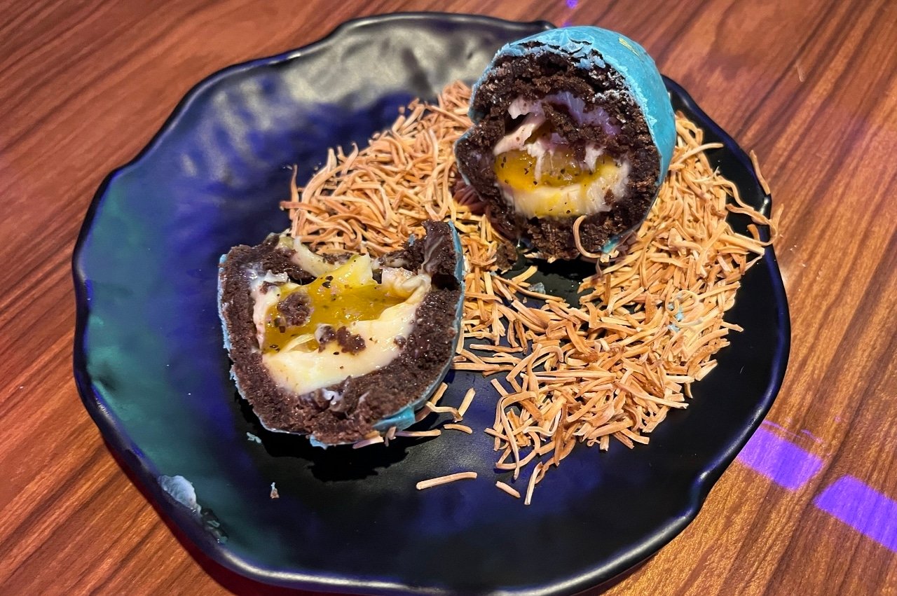 Restaurantes temáticos em Gramado: ovo de dragão da Hector Hamburgueria