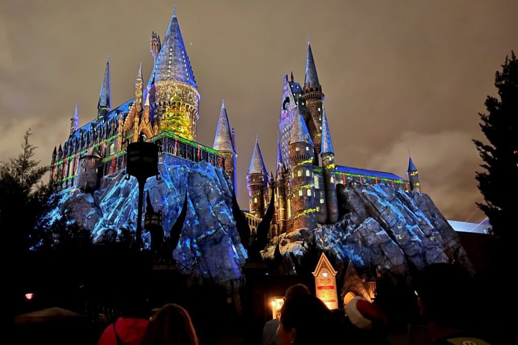 Hogwarts se transforma no fim fo tour de Natal na Universal